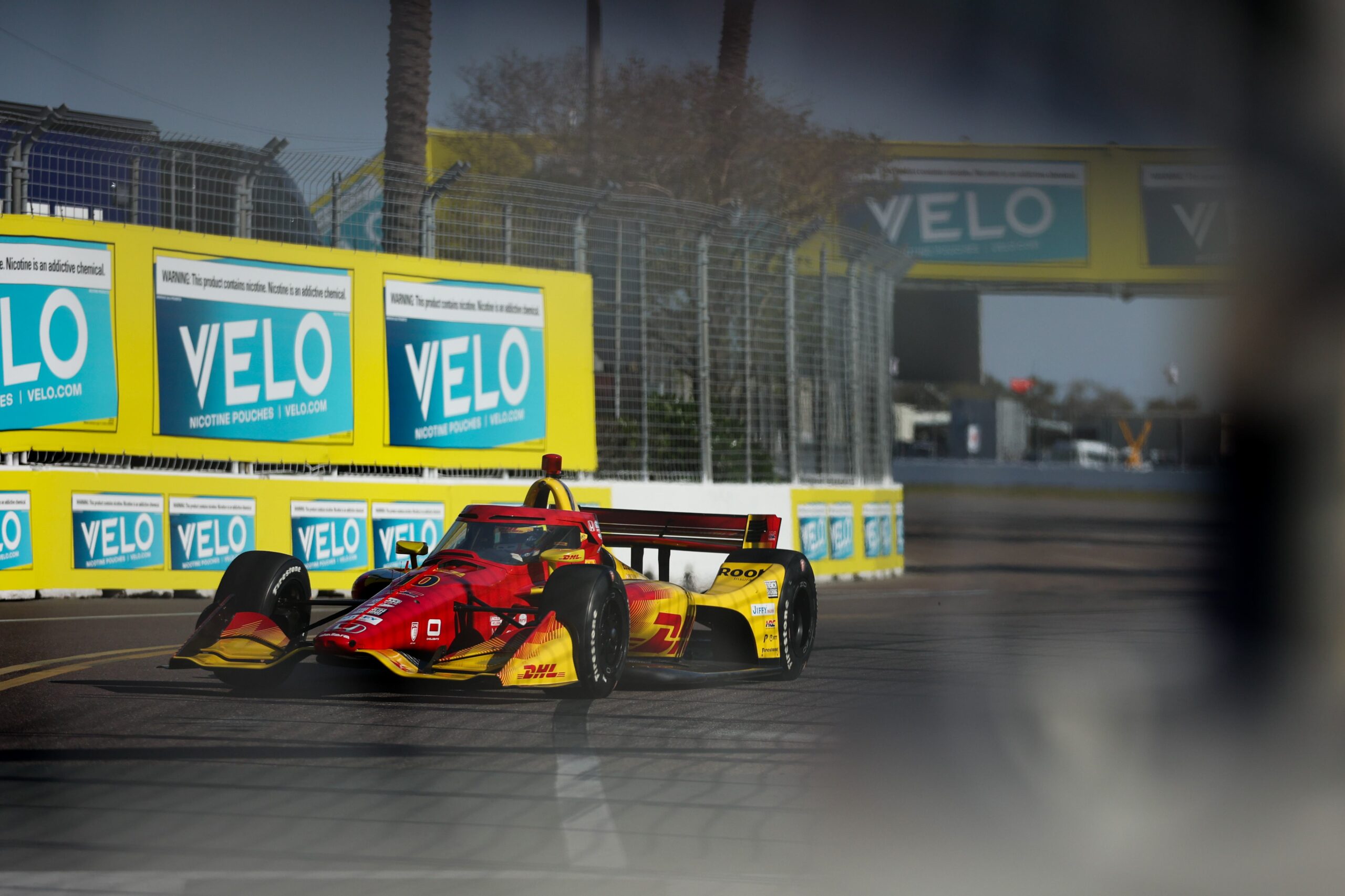 Palou dá ‘olé’ estratégico nos rivais e abre Indy 2025 com vitória em St. Pete