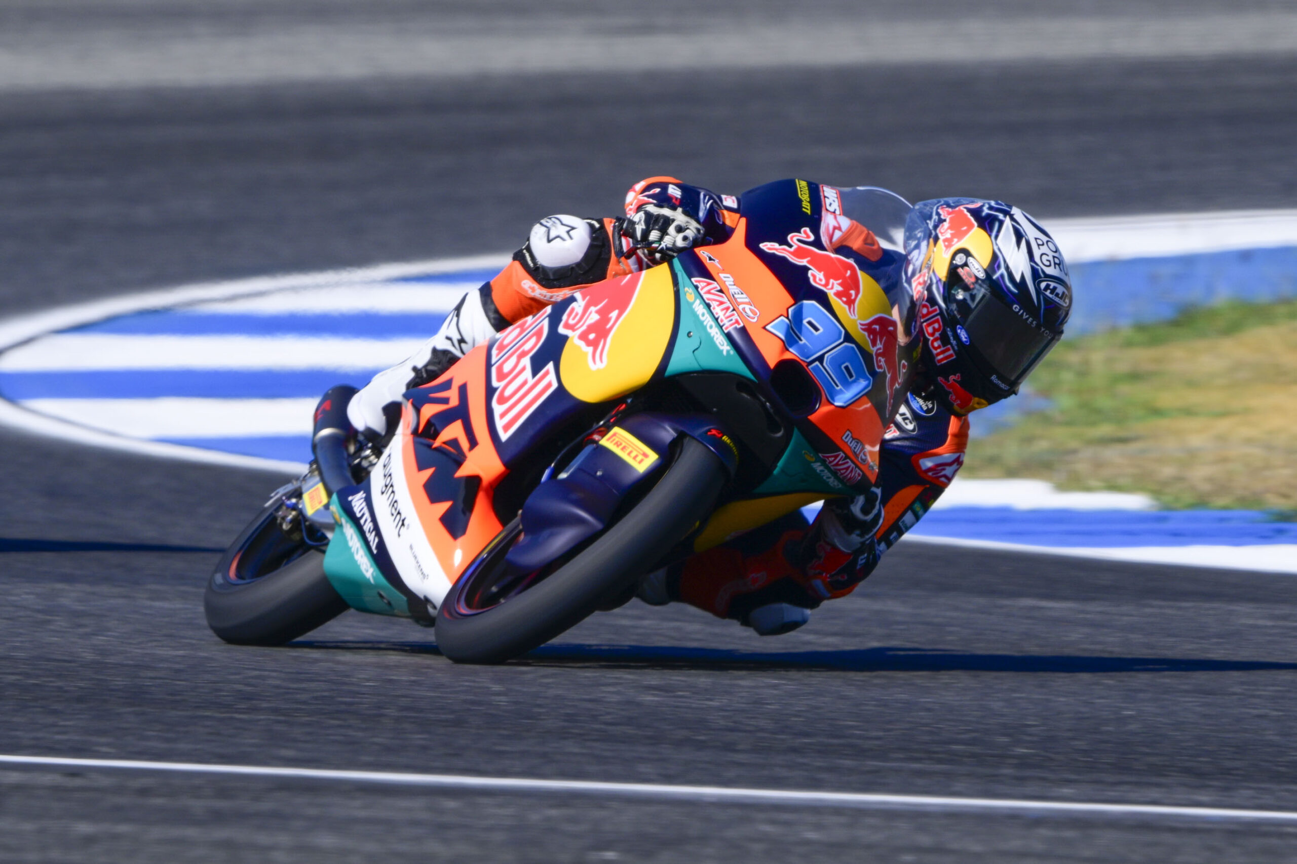 Rueda escapa do caos na Tailândia e vence abertura da Moto3 2025. Carpe fica em 2º