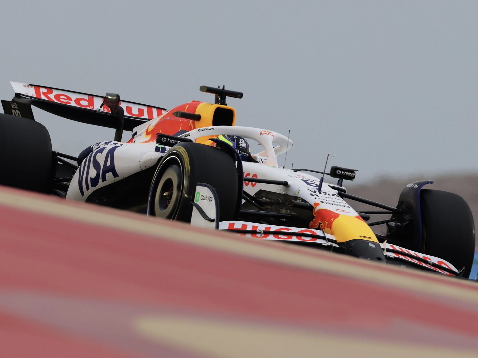 Racing Bulls celebra mudanza de Bicester a Milton Keynes: «Peores instalaciones de F1»