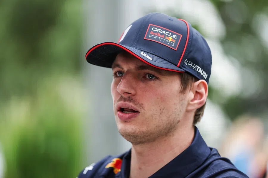 Red Bull convoca a Verstappen a una reunión de urgencia sobre la evolución del RB21