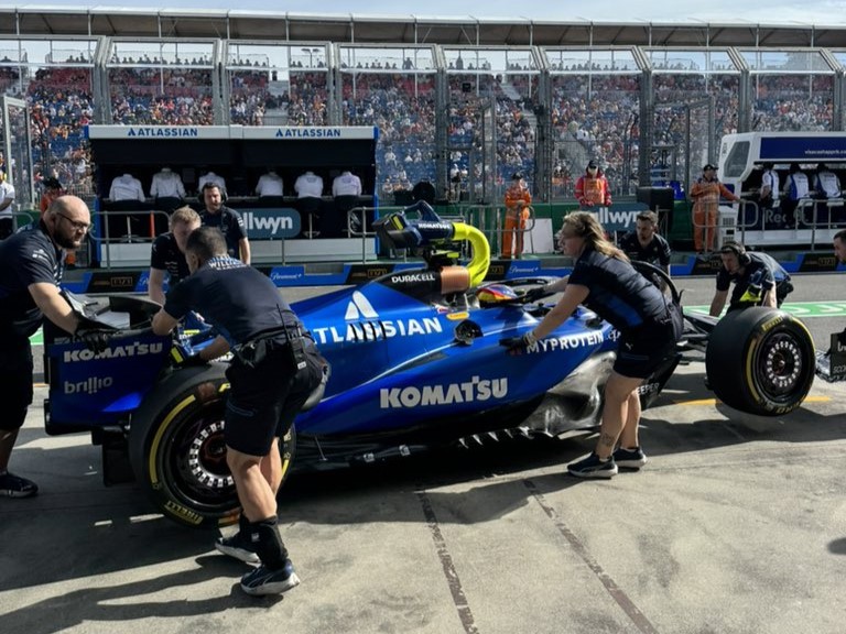 Sainz advierte sobre neumáticos blandos y pide a Williams que «destrabe el rendimiento»