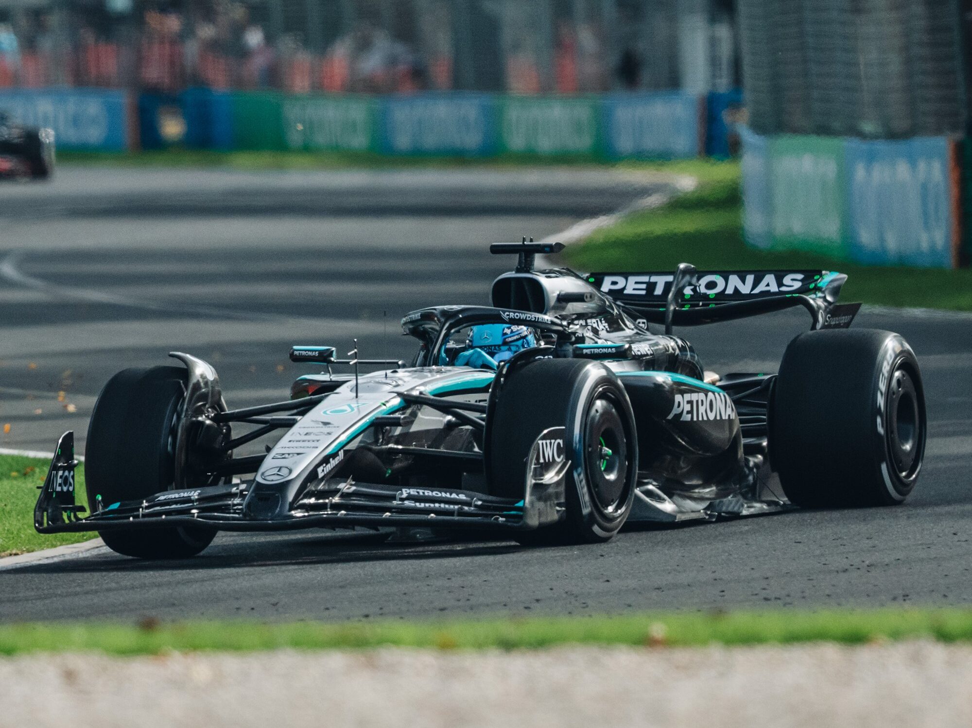 Mercedes mantiene confianza en el ritmo del W16 en Australia: «El coche se comportó bien»