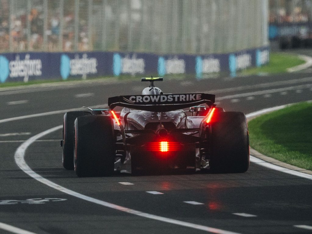 Mercedes se ve «en la pelea» en Australia, pero reconoce que McLaren está «0s2 por delante»