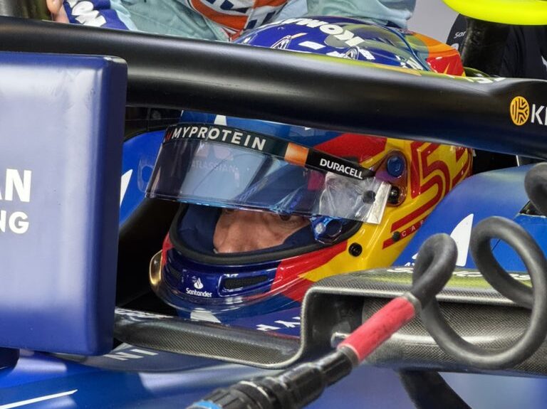 Sainz se centra en «desbloquear algo extra» para ser competitivo con Williams en Japón