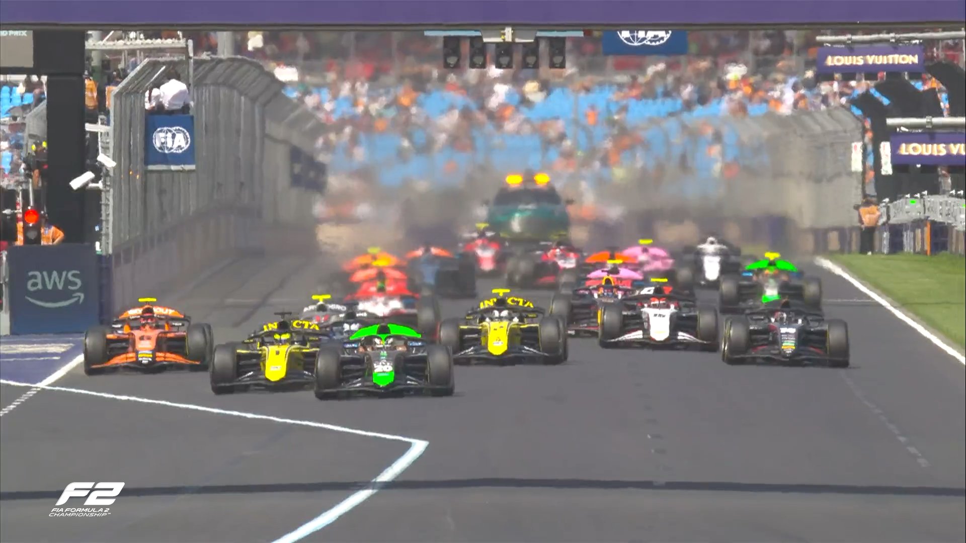 Duerksen toma la delantera en la largada y gana la  sprint de Fórmula 2 en Australia