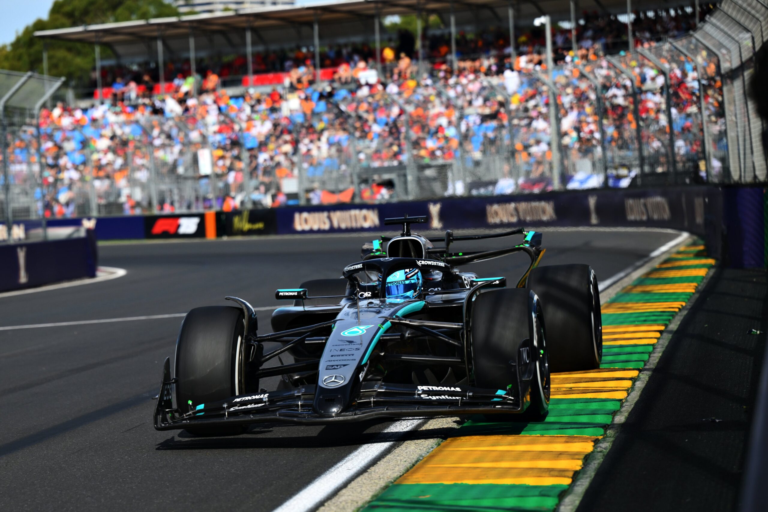 Russell espera «nuevas oportunidades» para Mercedes ante pronóstico de lluvia