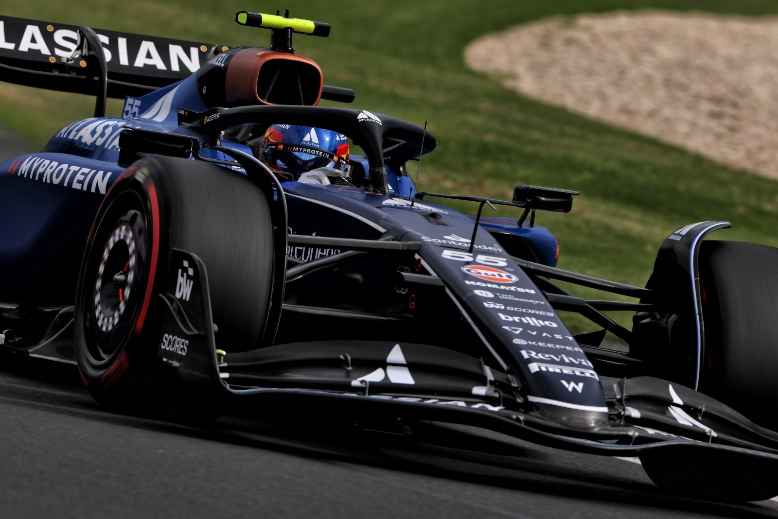 Williams estudia un nuevo chasis para Sainz tras un comienzo irregular en la F1 2025