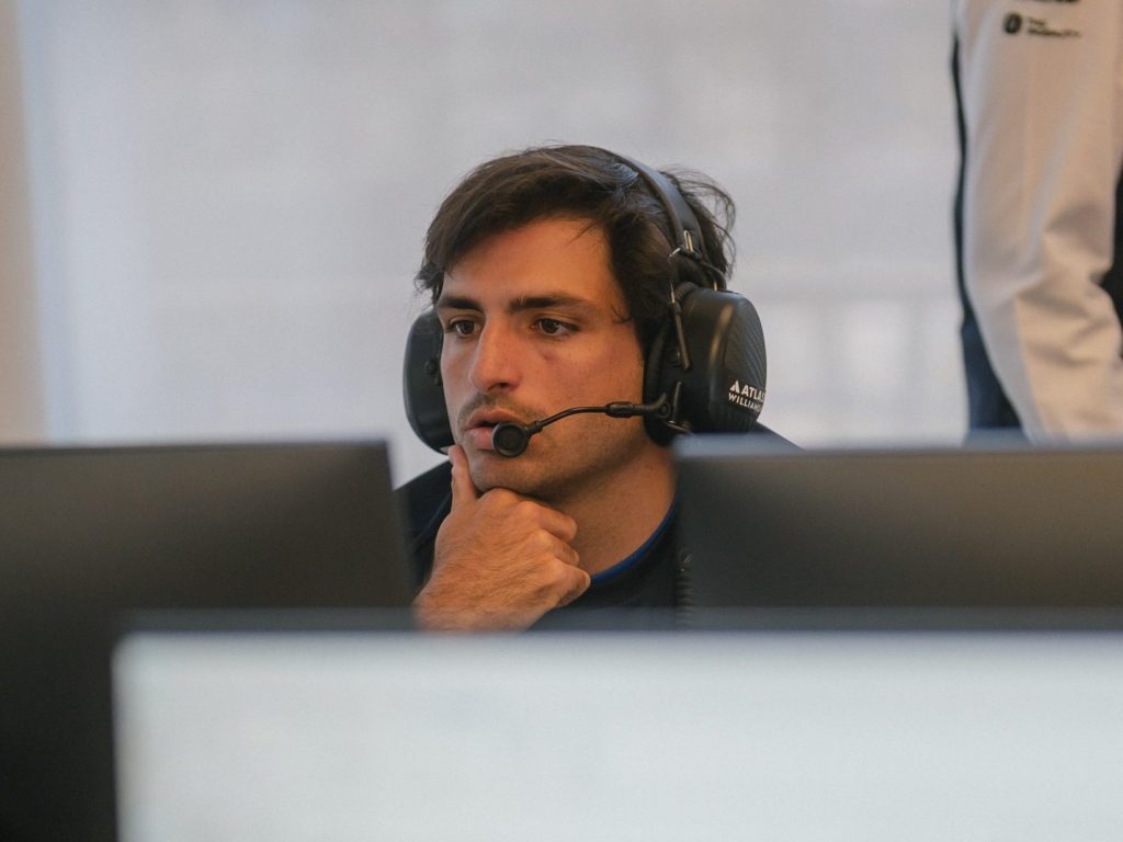Sainz revela que debió cambiar su pilotaje para “no exponer debilidades” de Williams