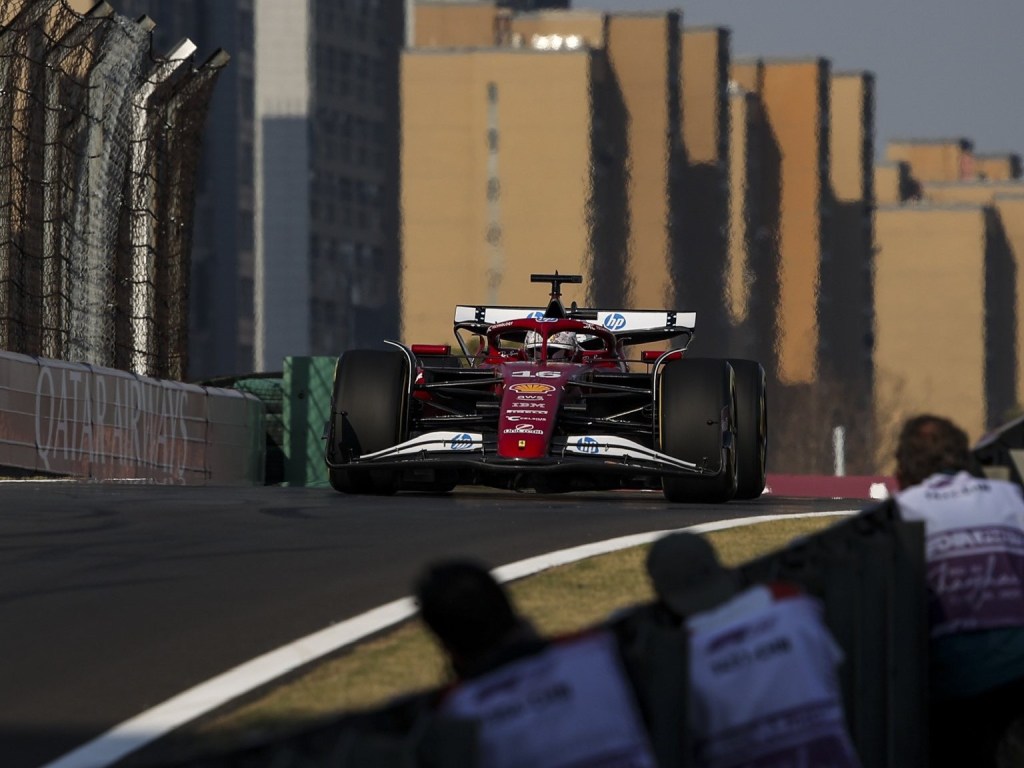 Leclerc menciona falta de agarre en China, pero asegura: «Ese es el potencial del coche»