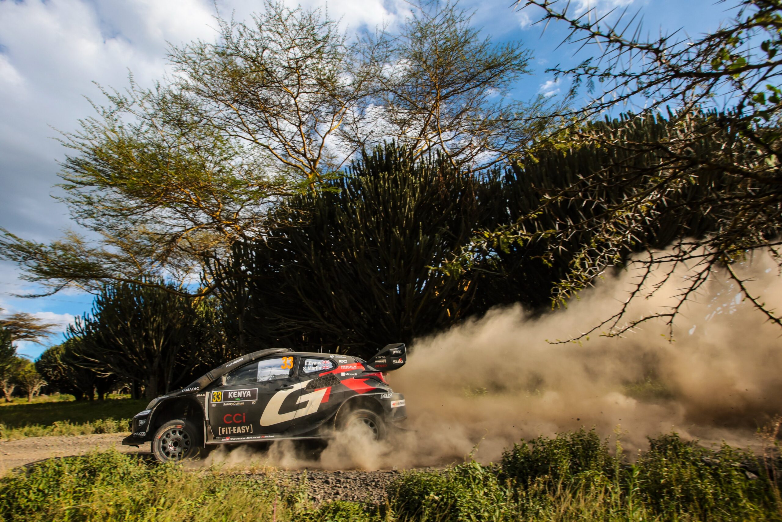 Evans se aleja de Tänak y lidera segunda jornada del Rally de Kenia del WRC