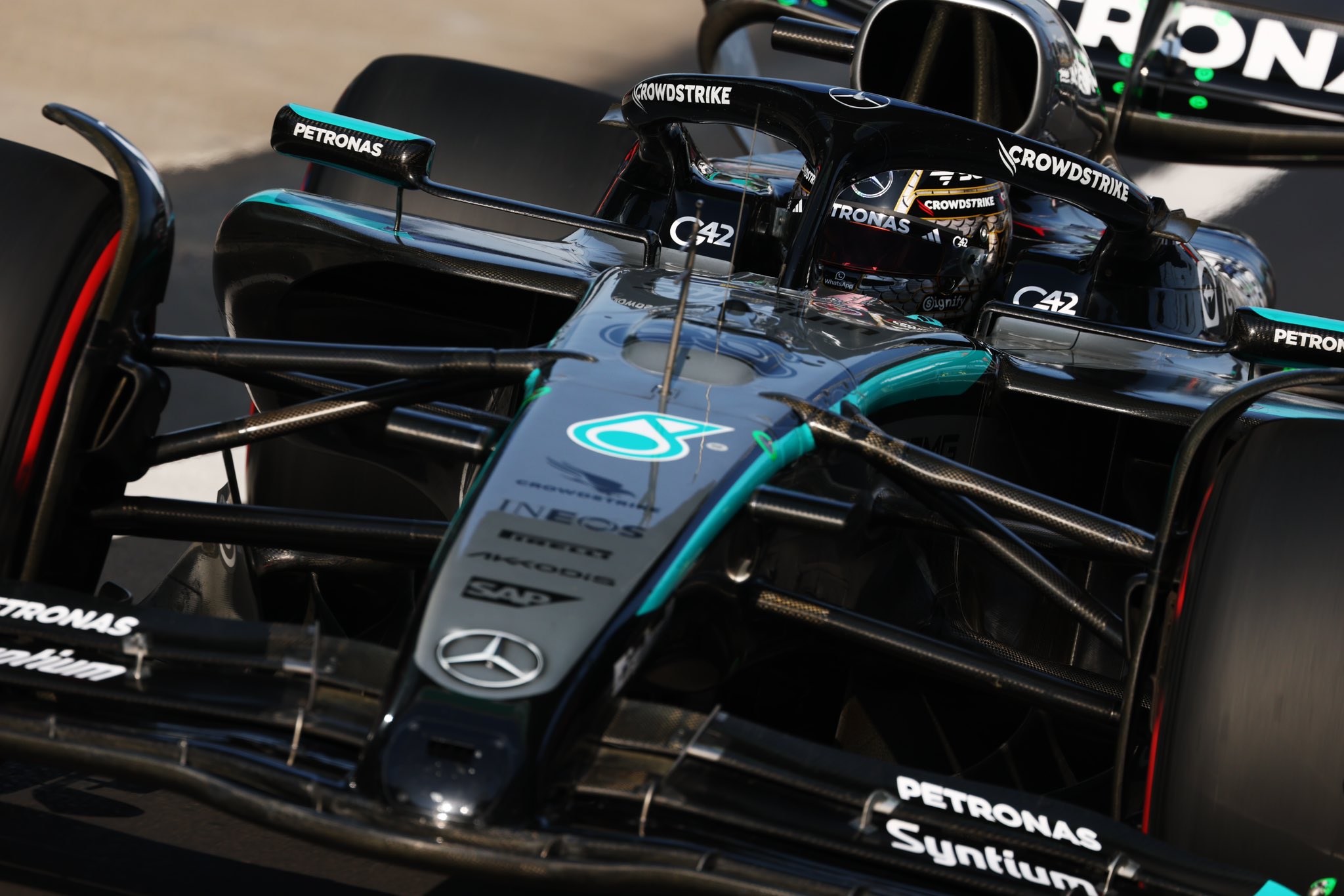 Mercedes dice que Russell fue «10 de 10» en China y celebra ser escolta en Constructores