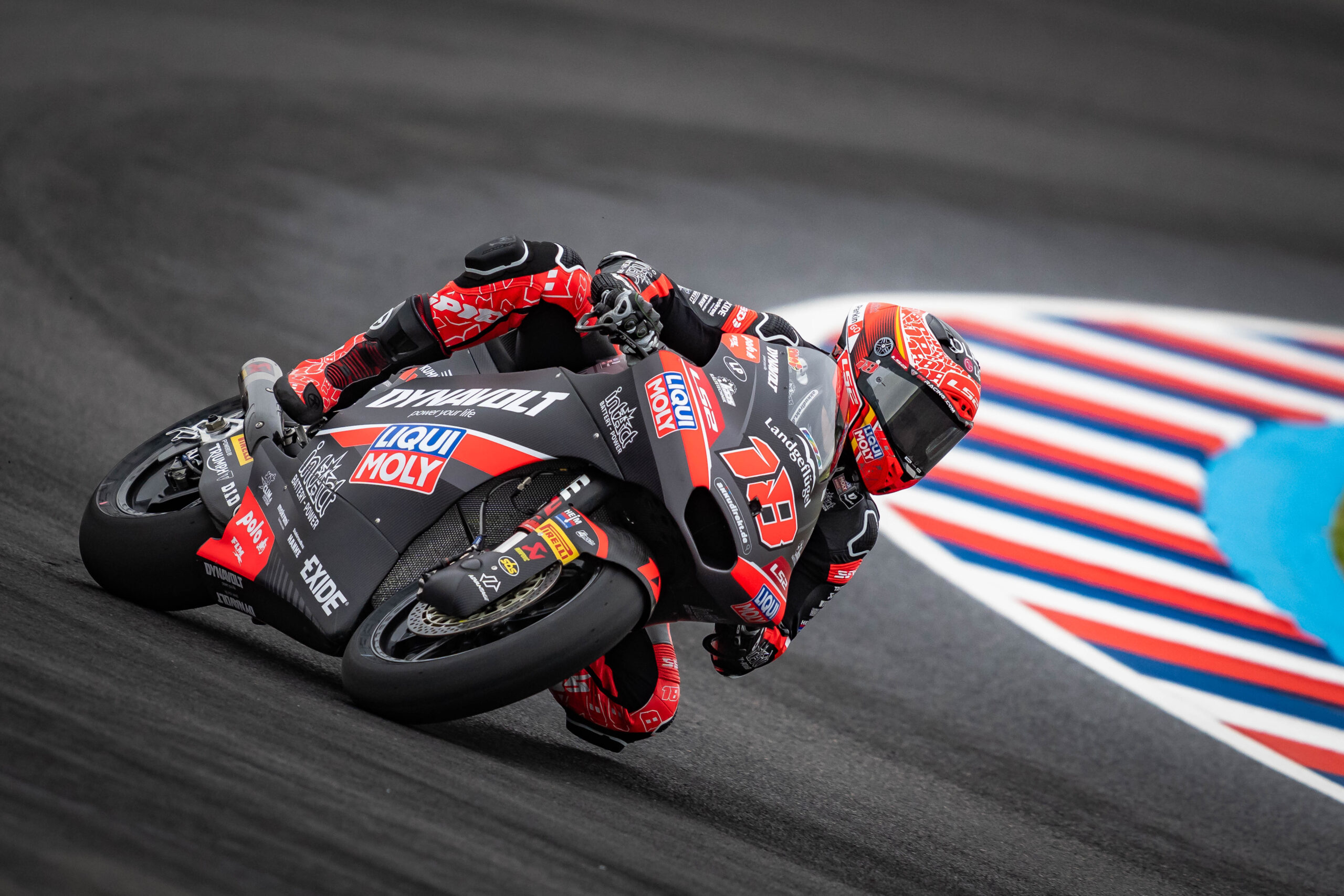 González supera Dixon no fim e crava pole da Moto2 na Argentina. Moreira larga em 5º
