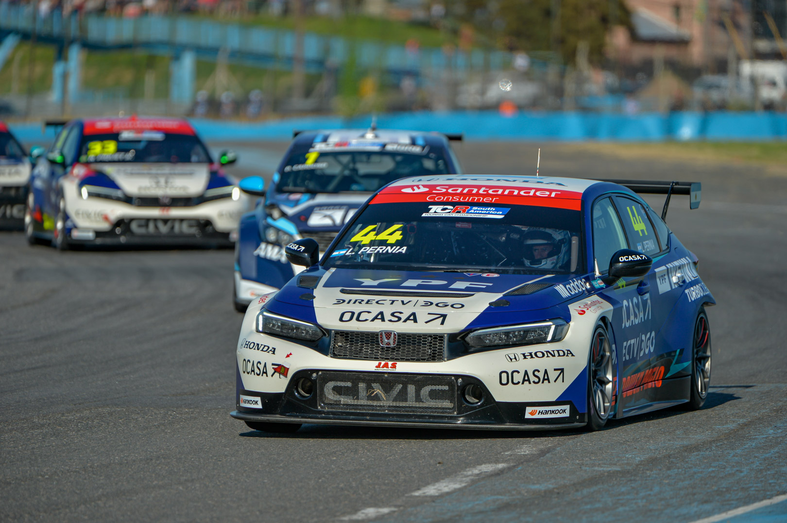 Leonel Pernía engole rivais na largada e vence corrida 1 do TCR South America em Rosário