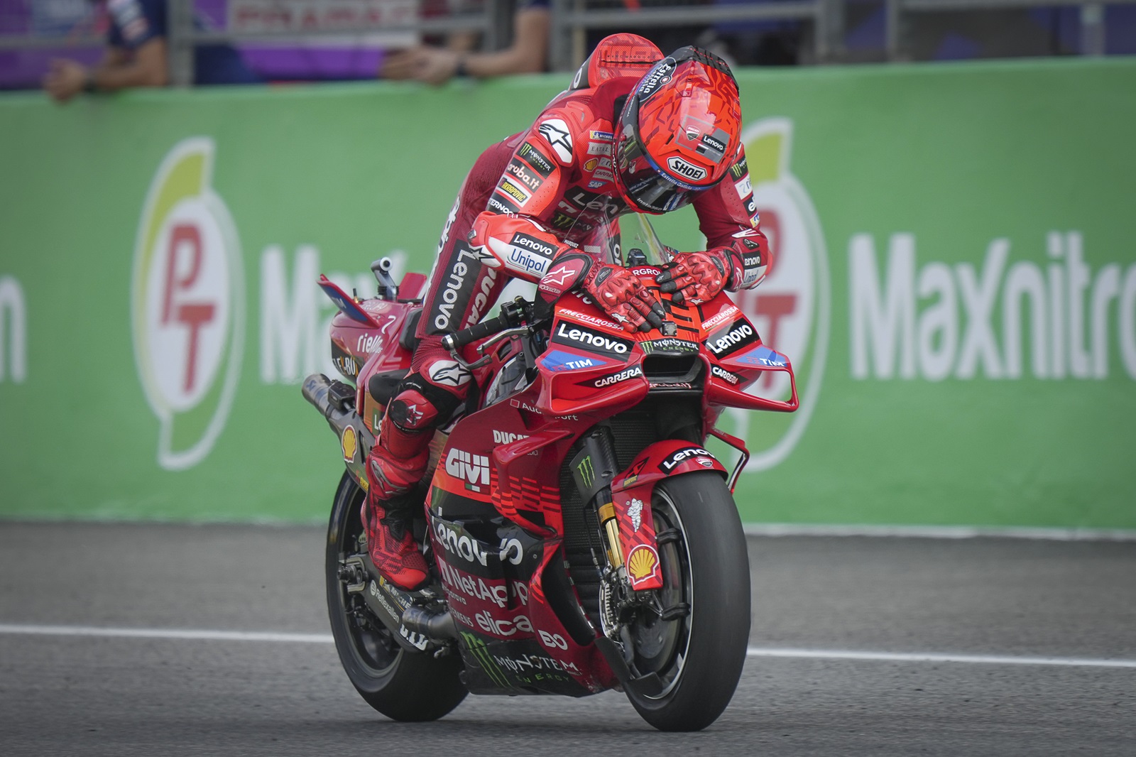 Marc Márquez lidera MotoGP pela primeira vez desde 2019 após vitórias na Tailândia