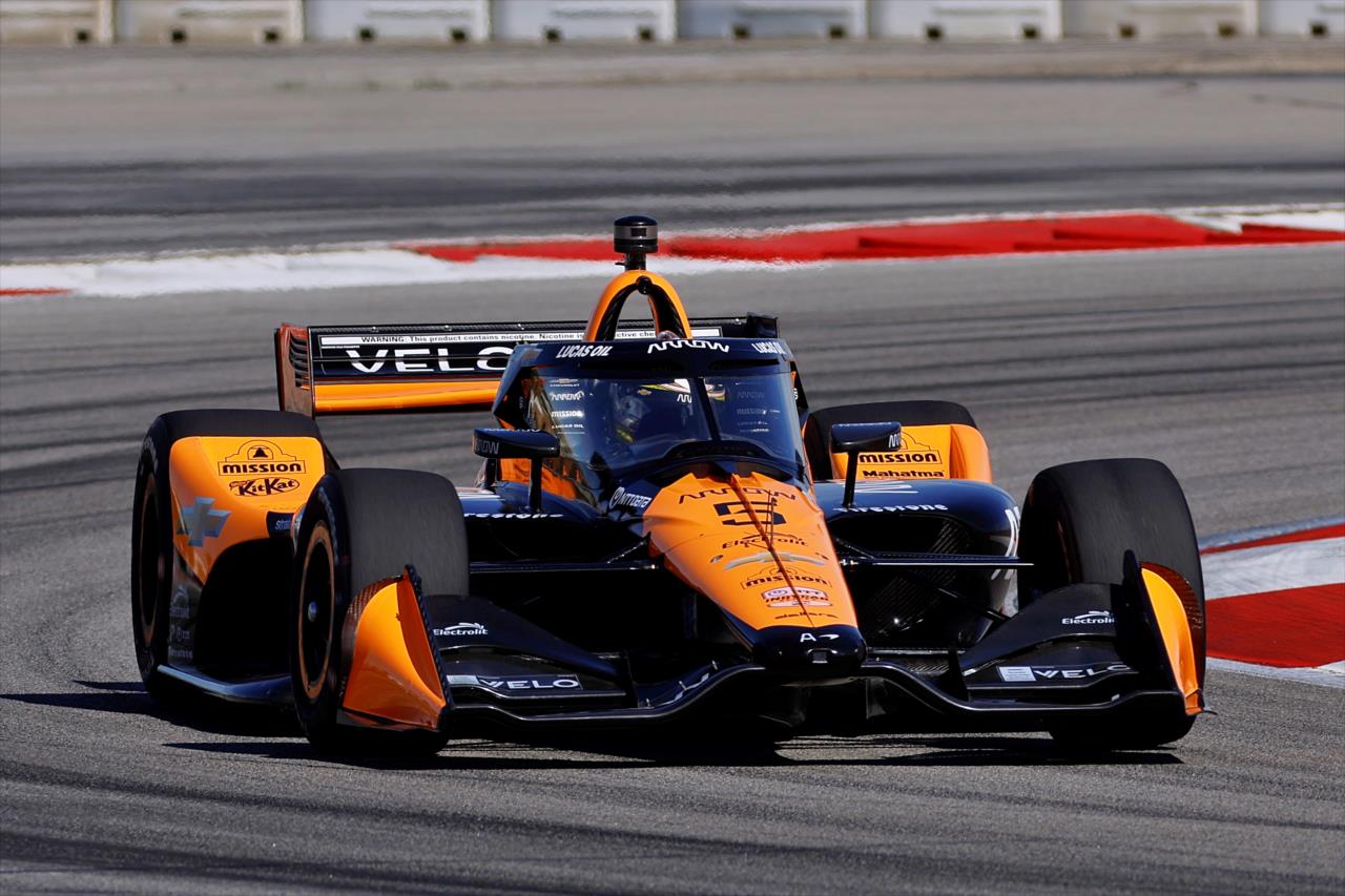 O’Ward desplaza a los favoritos y se queda con la pole de Indy en Thermal Club