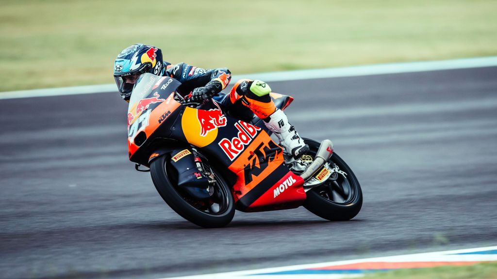 Perrone sufre una fuerte caída y abandona la carrera de Moto3 en Argentina
