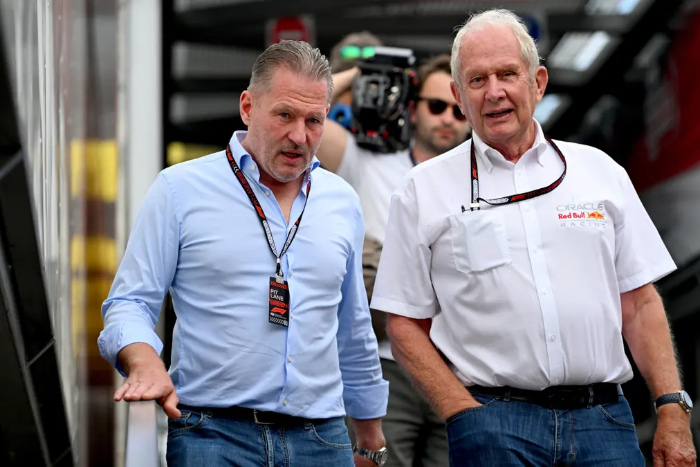 Jos Verstappen muestra su apoyo a Liam Lawson: “Se merece estar en la Fórmula 1”