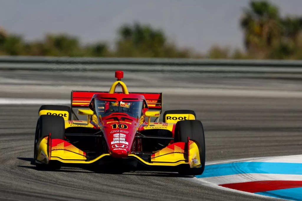 Palou avanza, supera al McLaren en la recta final y gana el GP de Thermal de Indy