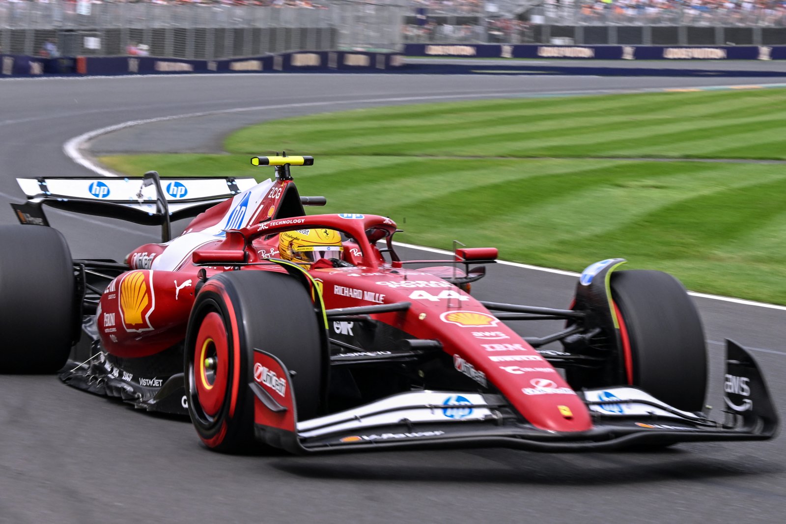 Hamilton admite espanto com distância para McLaren na Austrália: “Não esperava 0s9”