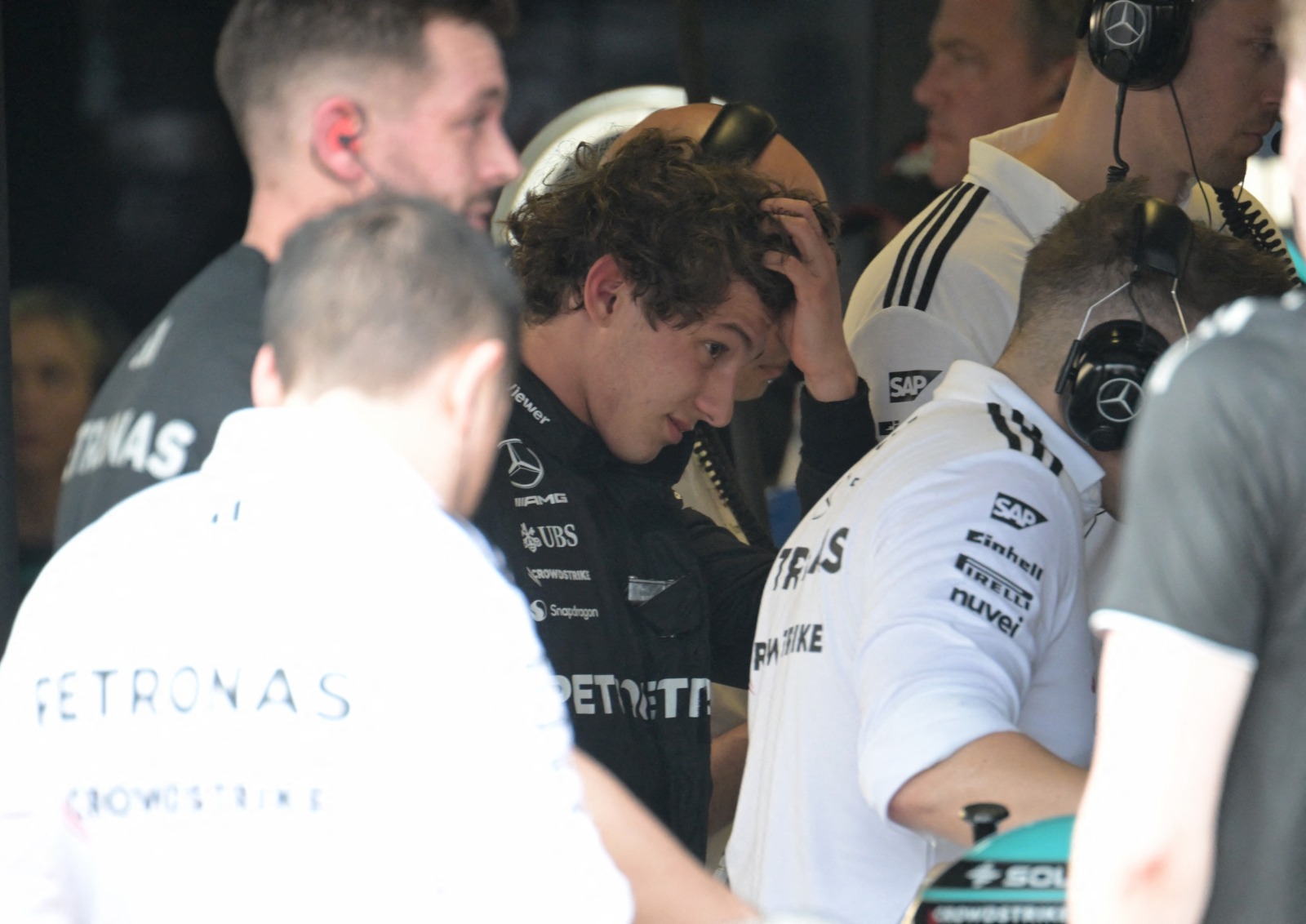 Mercedes leva multa por excesso de velocidade de Antonelli nos boxes em Suzuka