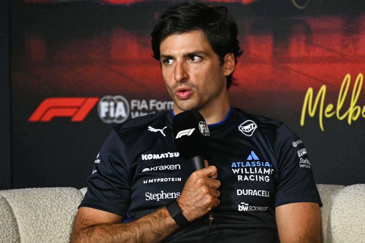 Sainz diz que troca de pilotos “não é nada novo” na Red Bull: “É assim que fazem”