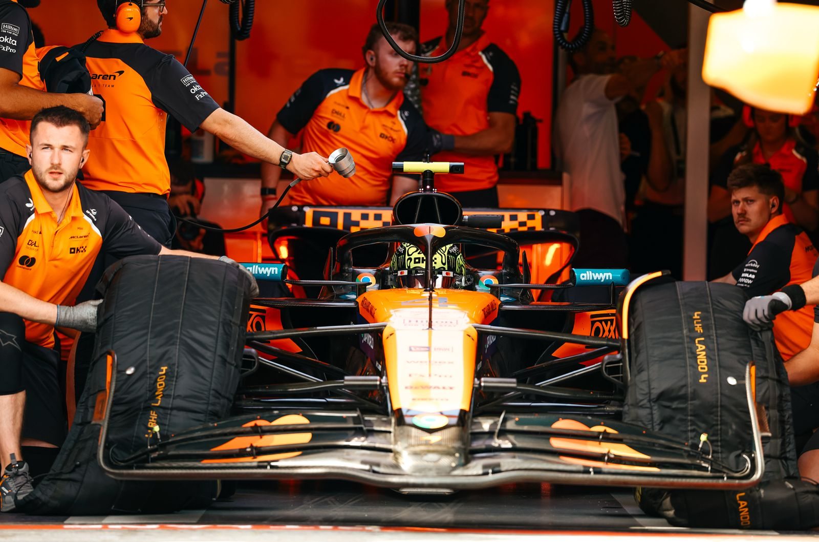 McLaren ratifica força na Austrália com forte 1-2 no grid, mas Verstappen ainda assombra
