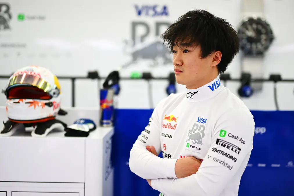 Asesor de Red Bull afirma que Tsunoda se queda “hasta el final de la temporada” de F1