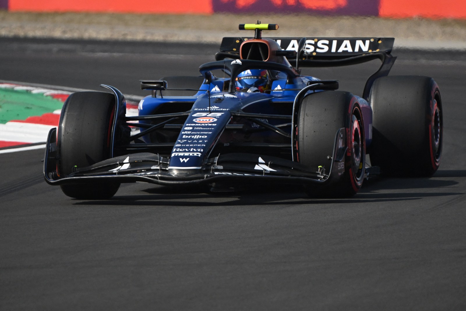 Sainz diz sofrer com “mesmos problemas” e admite falta de adaptação: “Não estou lá”