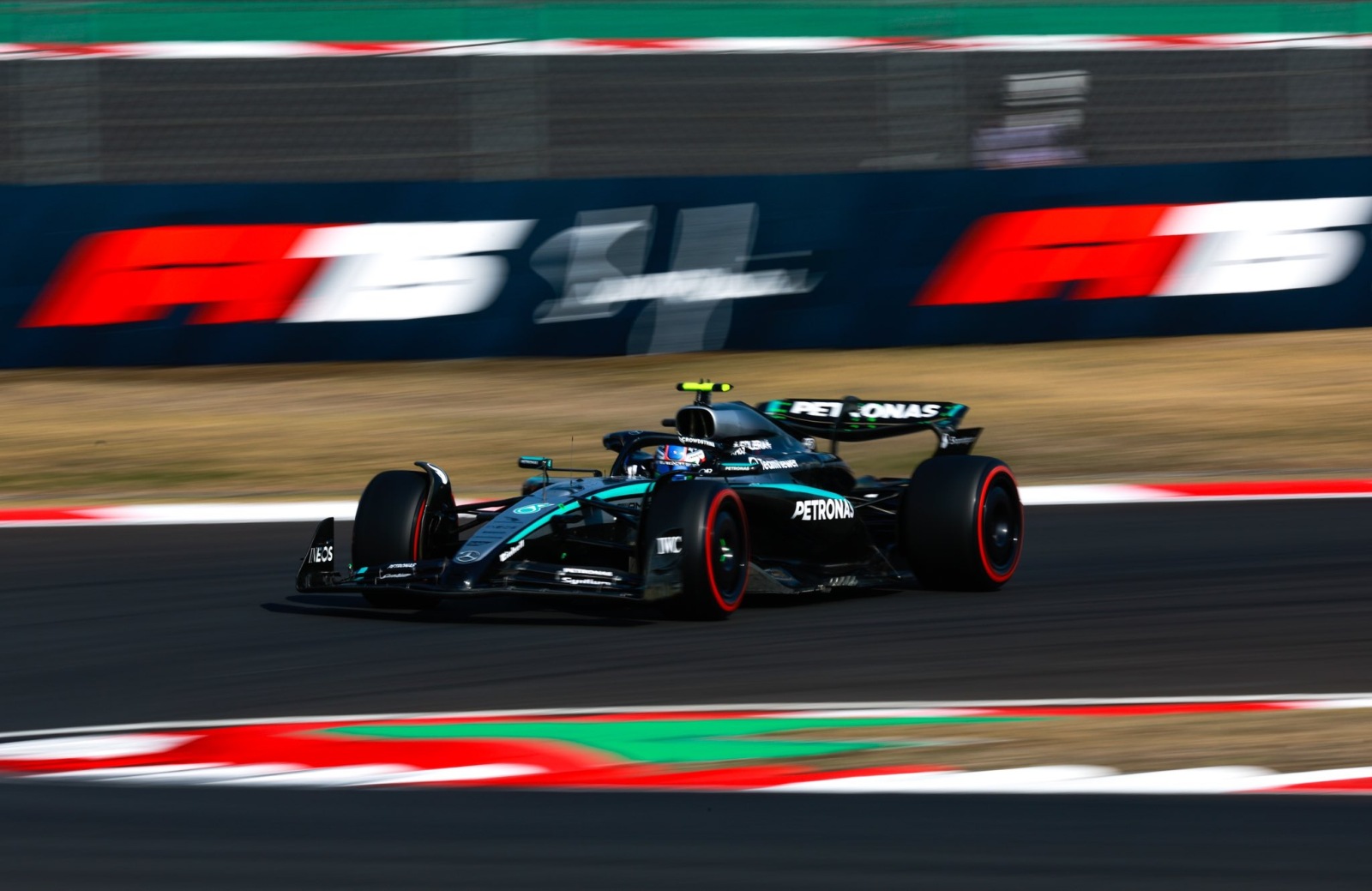 Mercedes diz que ordem de forças na F1 2025 só será conhecida após Arábia Saudita