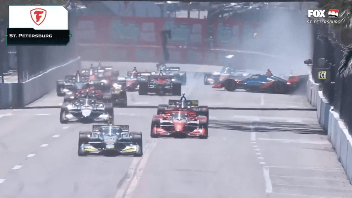 Power atinge Siegel na largada e causa primeira amarela do GP de St. Pete da Indy