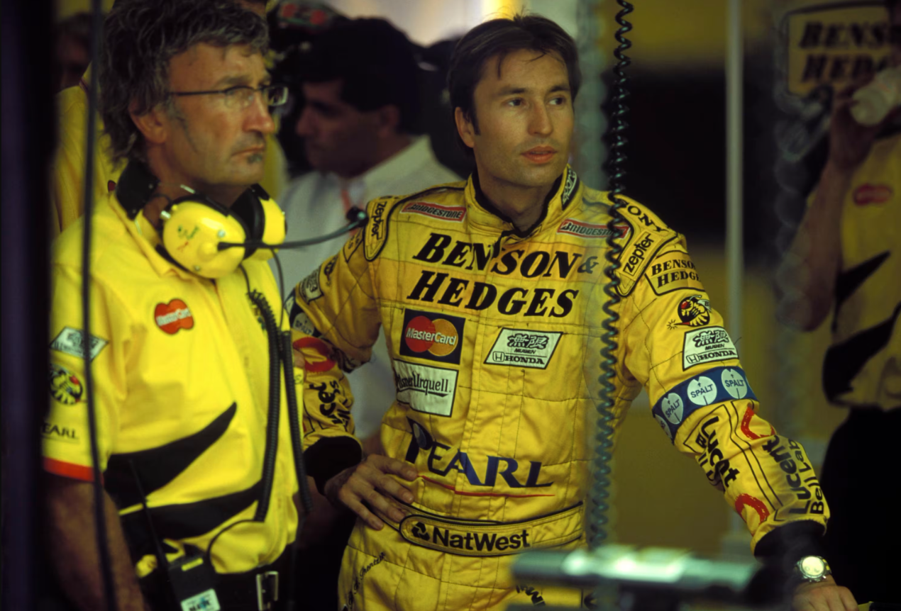 Adeus a Eddie Jordan é aceno de despedida de geração que vestiu amarelo para amar F1