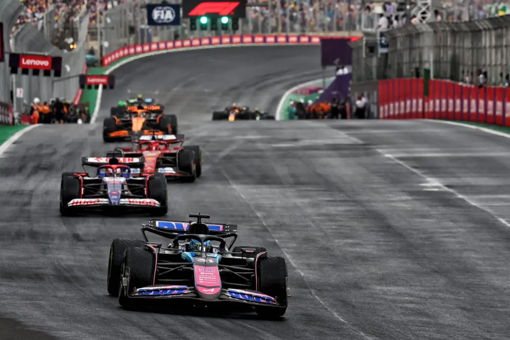 La FIA decide aumentar el número de comisarios en 6 carreras para la F1 2025