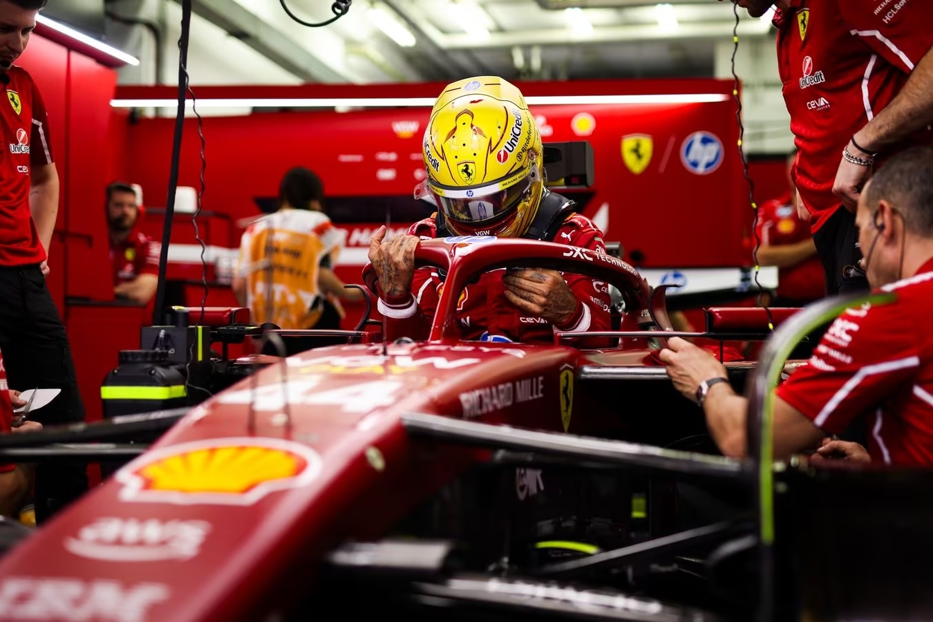 Hill defiende a Hamilton y asegura: “Es muy difícil adaptarse a un nuevo equipo”