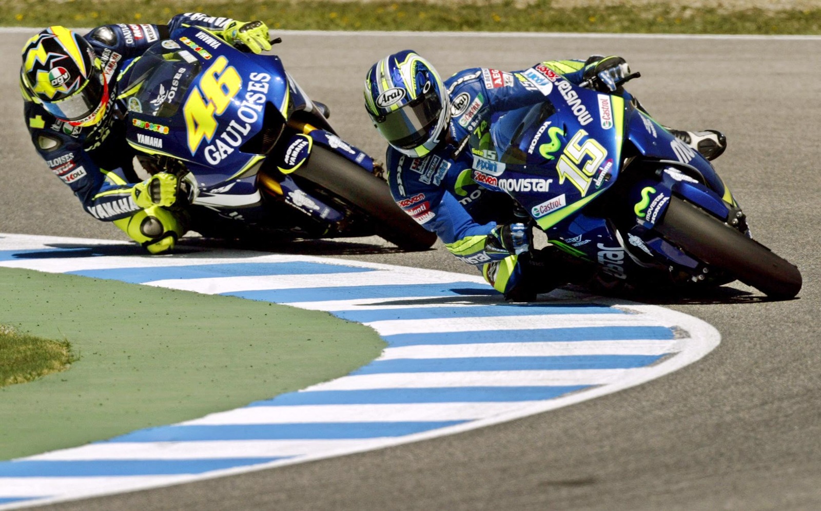 Na Garagem: Rossi força passagem, empurra Gibernau na última curva e vence na Espanha