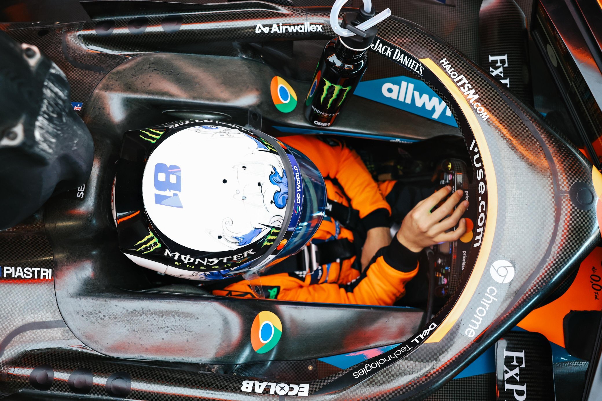 Piastri lamenta “día difícil” en Japón y critica inestabilidad del coche en Suzuka