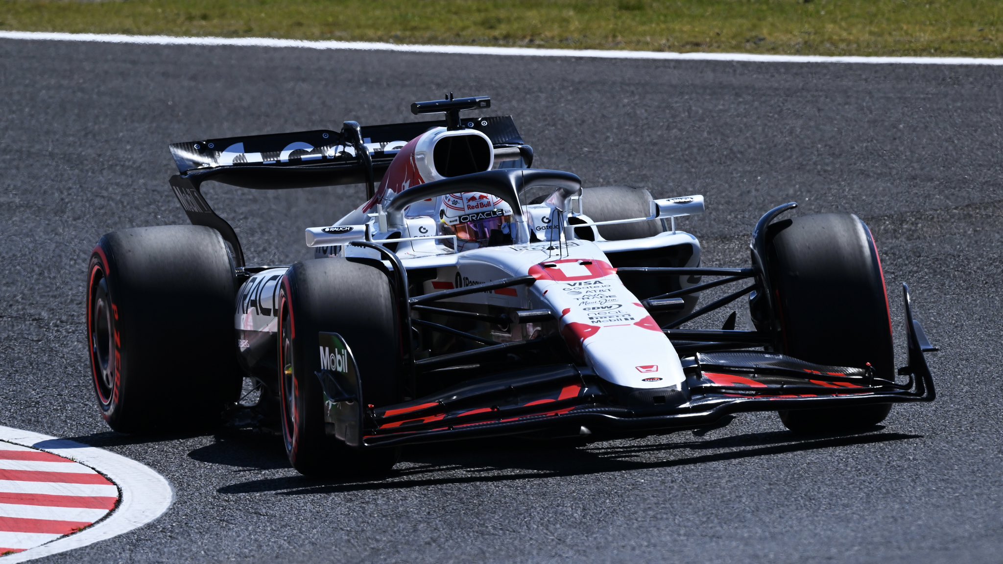 Verstappen gira la llave tras ganar el GP de Japón y augura una «carrera dura» en Bahréin