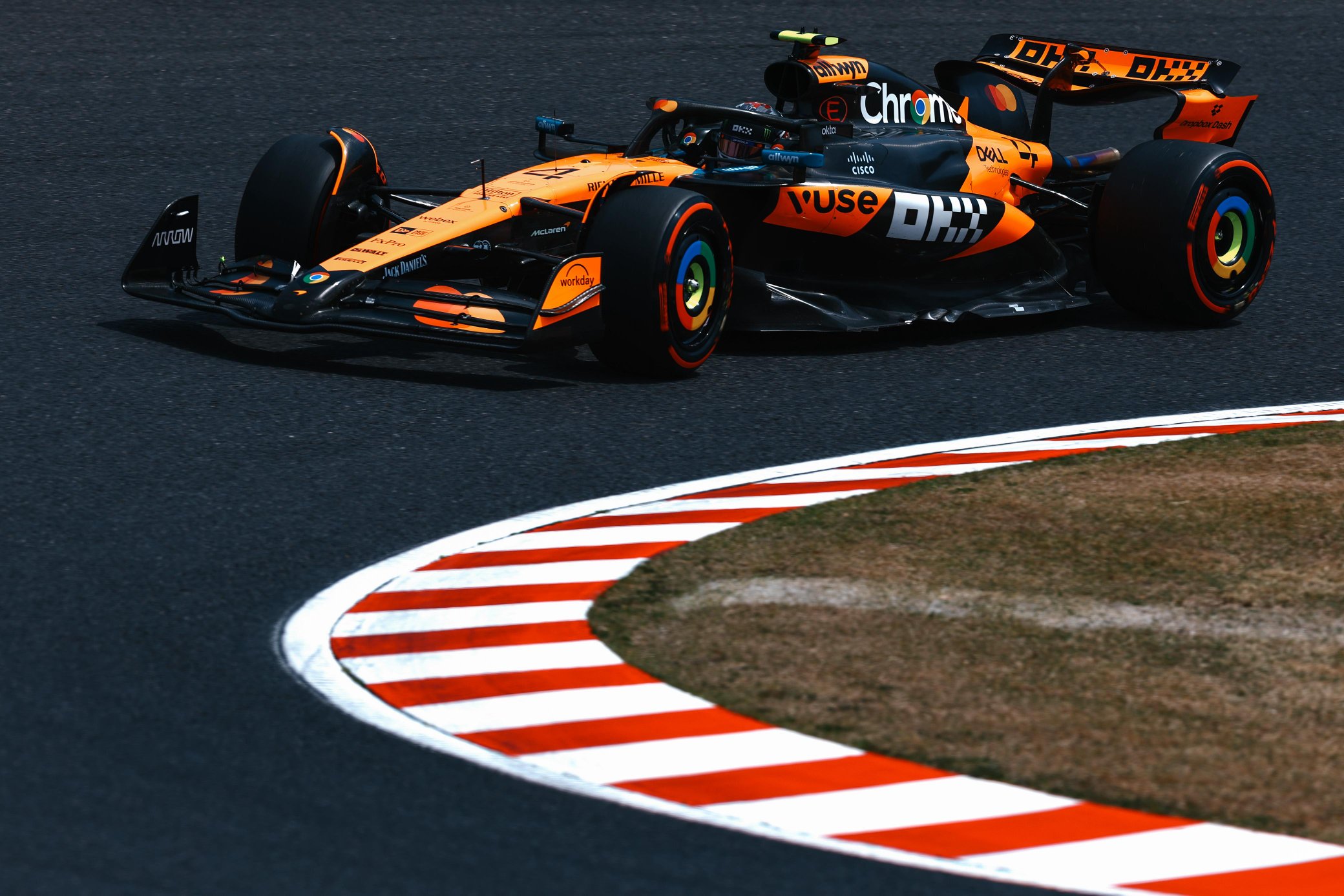 Norris dice que sacó «todo del coche» y elogia a Verstappen en Japón: «Vuelta perfecta»