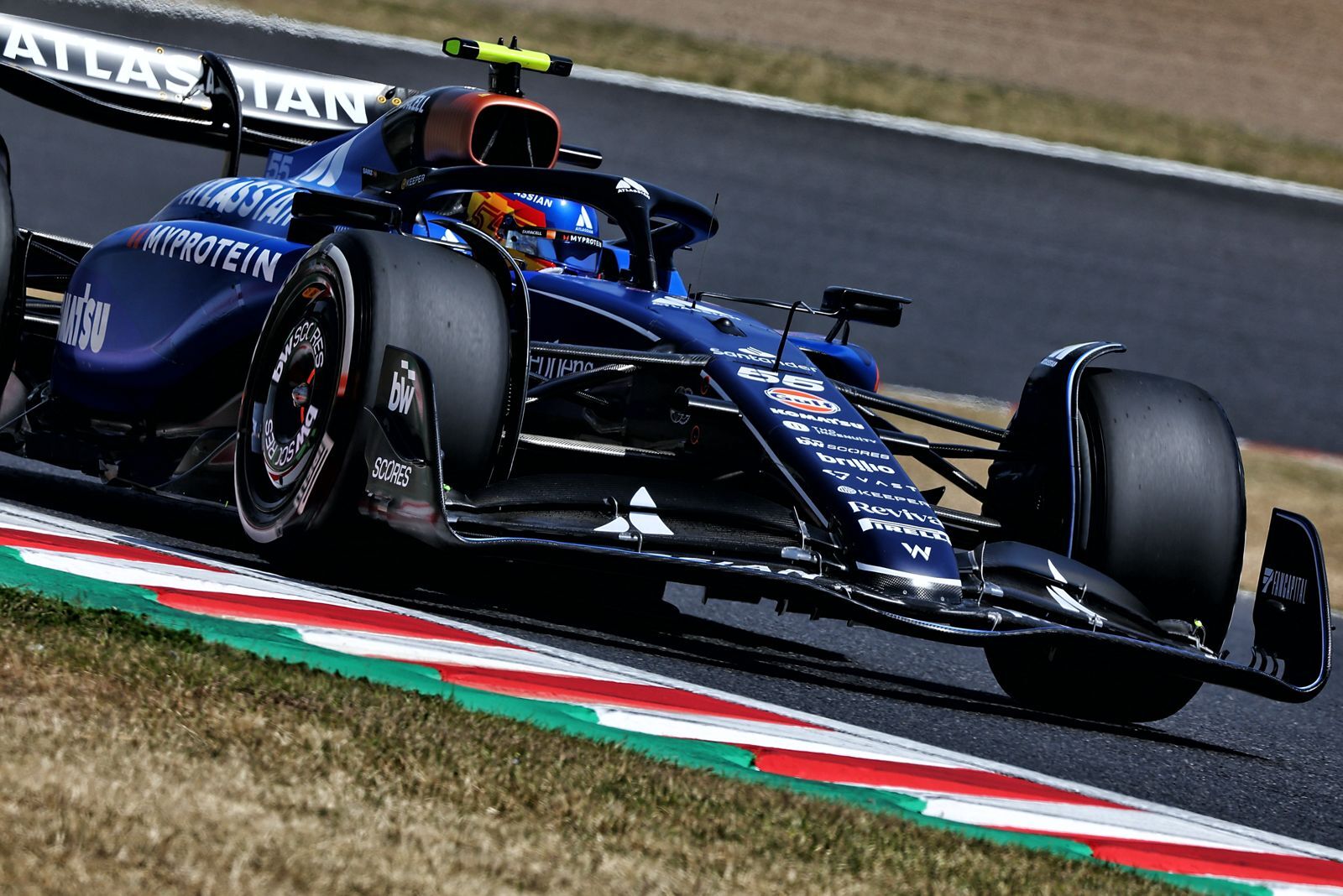Sainz es sancionado por bloquear a Hamilton y pierde tres puestos en el GP de Japón
