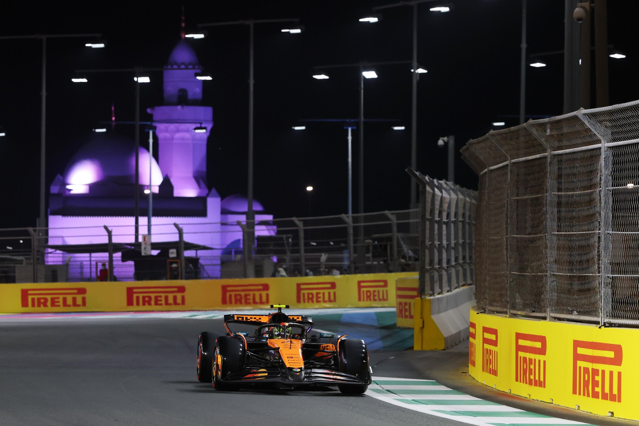 McLaren apuesta a un auto de seguridad para la recuperación de Norris en Arabia Saudita