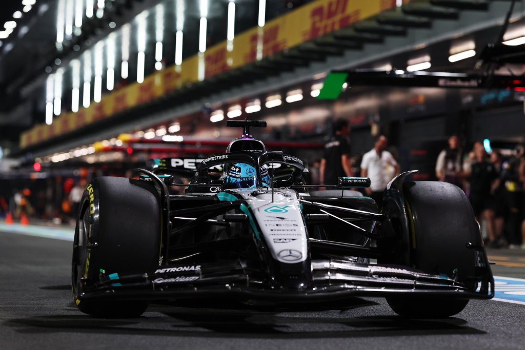 Russell dice que 3° puesto en parrilla «era lo máximo» para Mercedes en Arabia Saudita