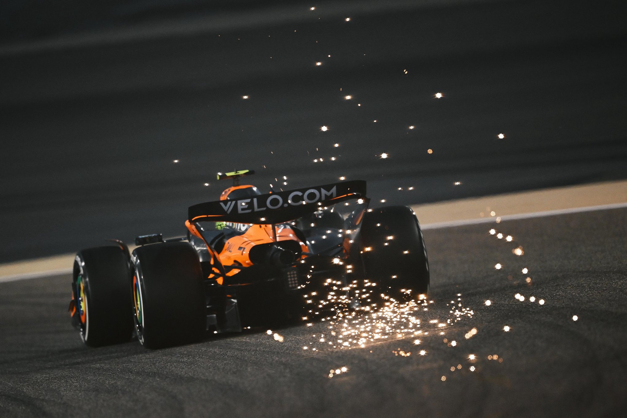 McLaren elogia un coche «rápido y fiable», pero evita hablar de dominio en Bahréin