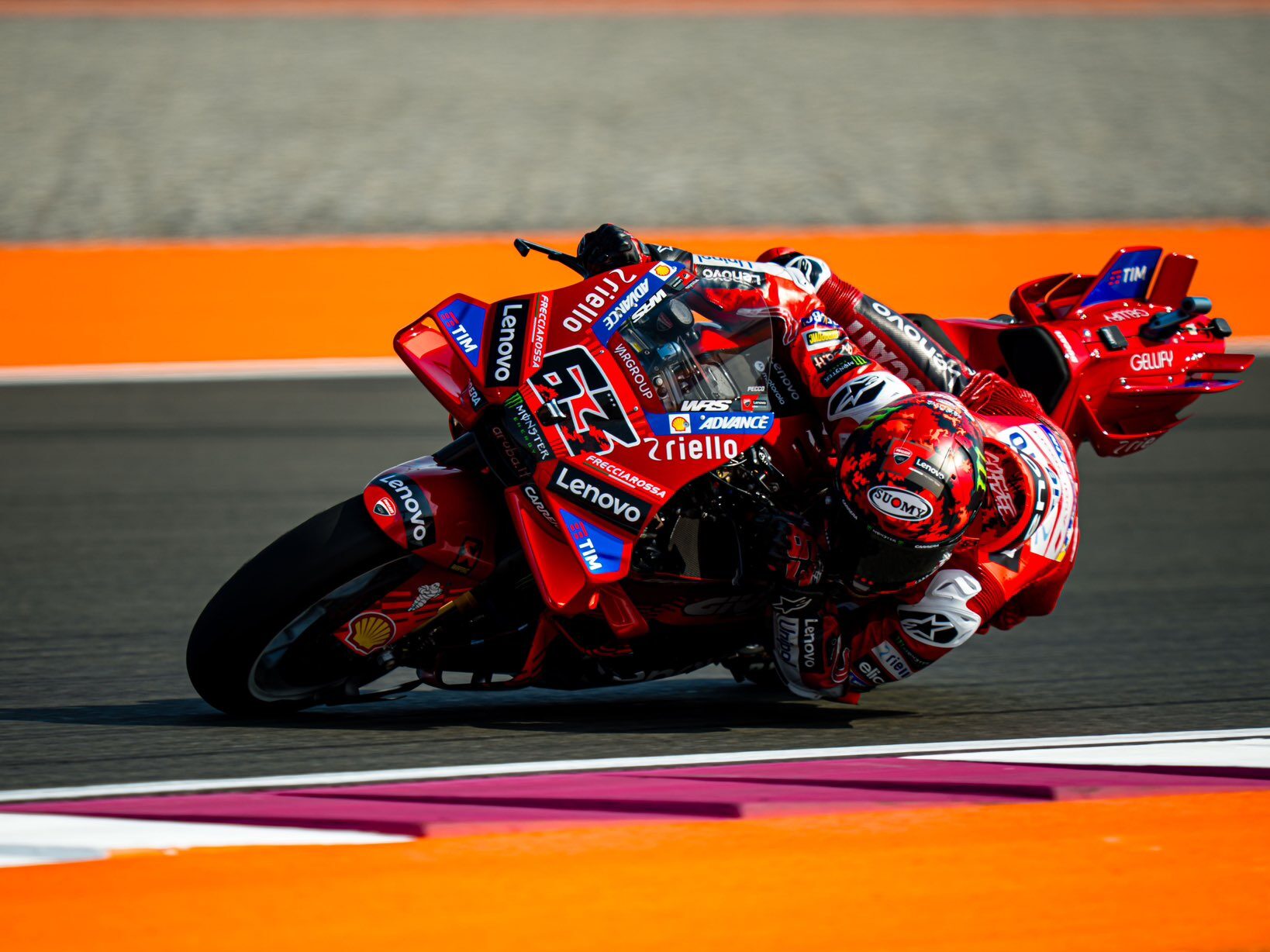 Ducati presiona a Bagnaia por errores y quejas en Qatar: «Necesita gestionar los problemas»
