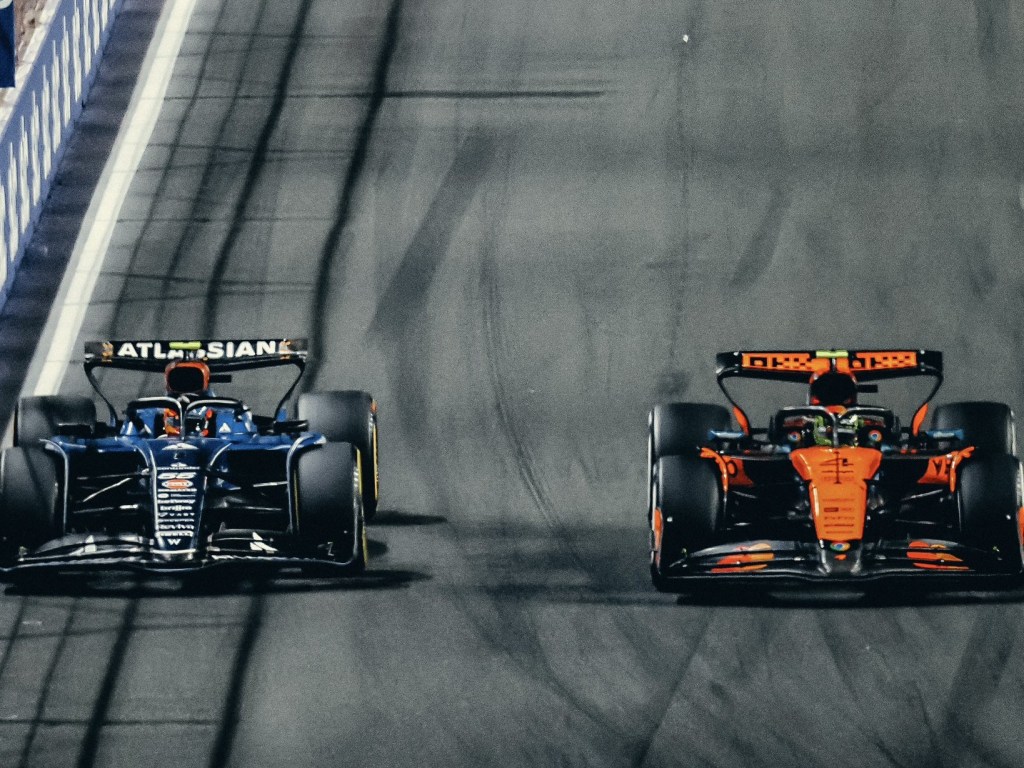 Sainz celebra «día sólido» de Williams en Arabia Saudita: «En la dirección correcta»