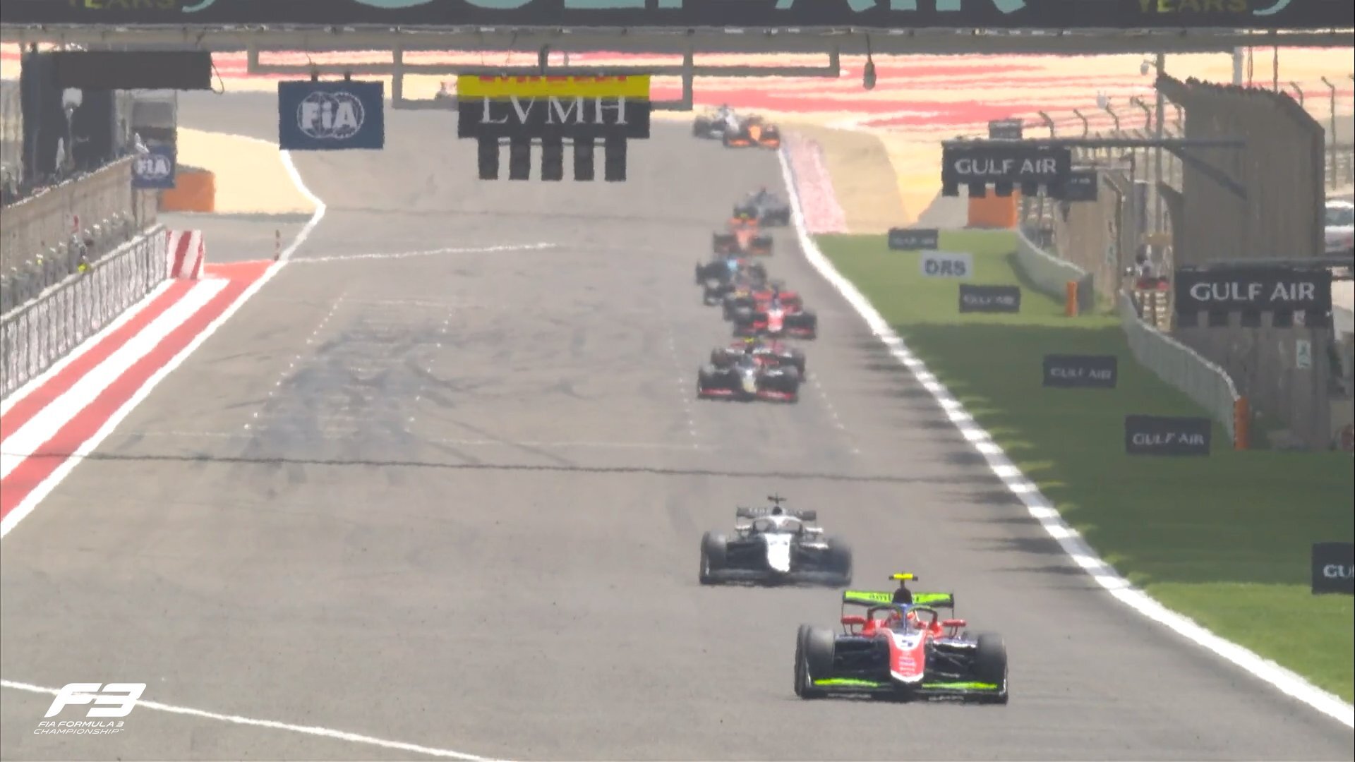 Camara consolida su dominio y gana la segunda carrera de Fórmula 3 en Bahrein