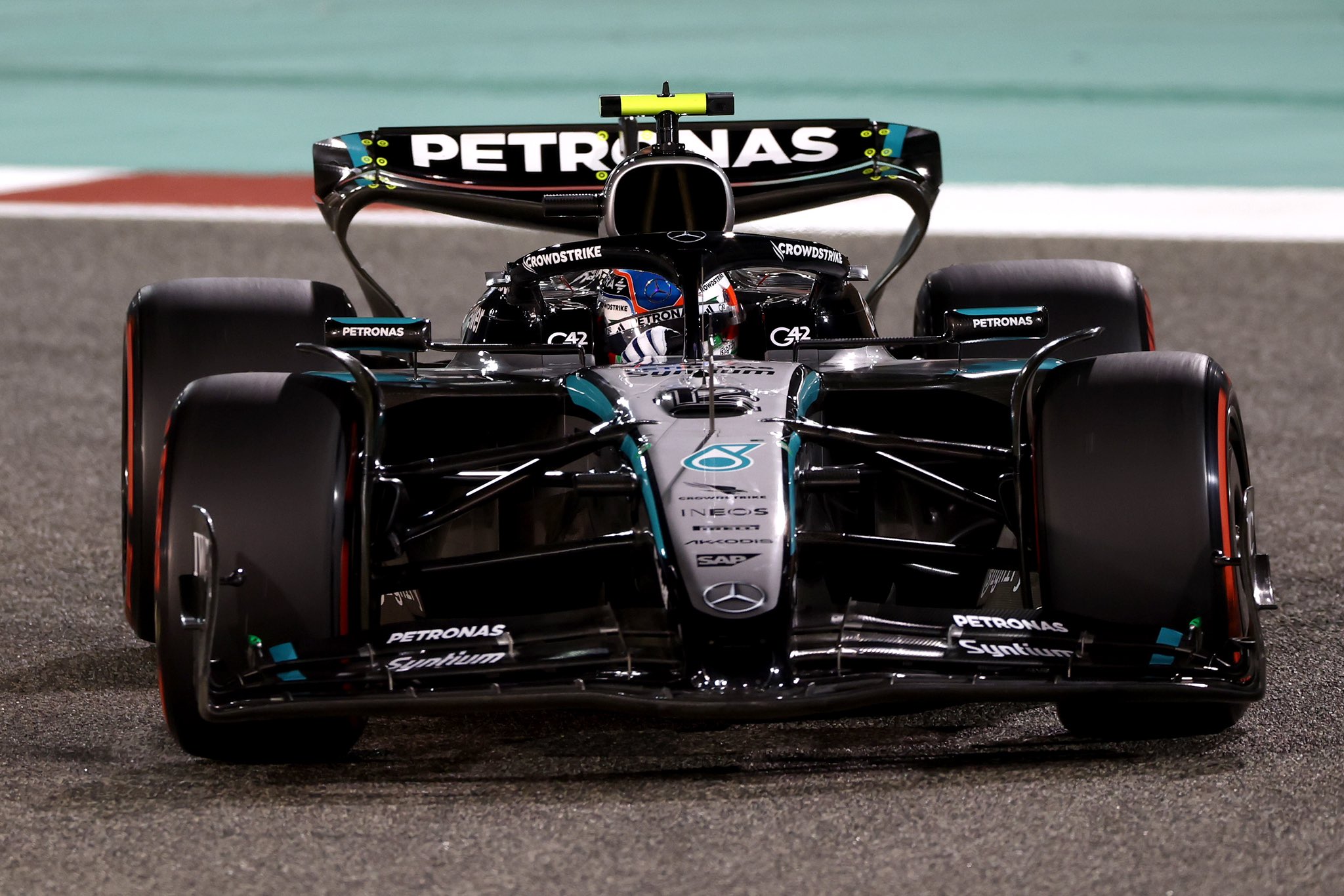 Antonelli critica decisiones de Mercedes en Bahréin, pero admite: «Necesito trabajar más»
