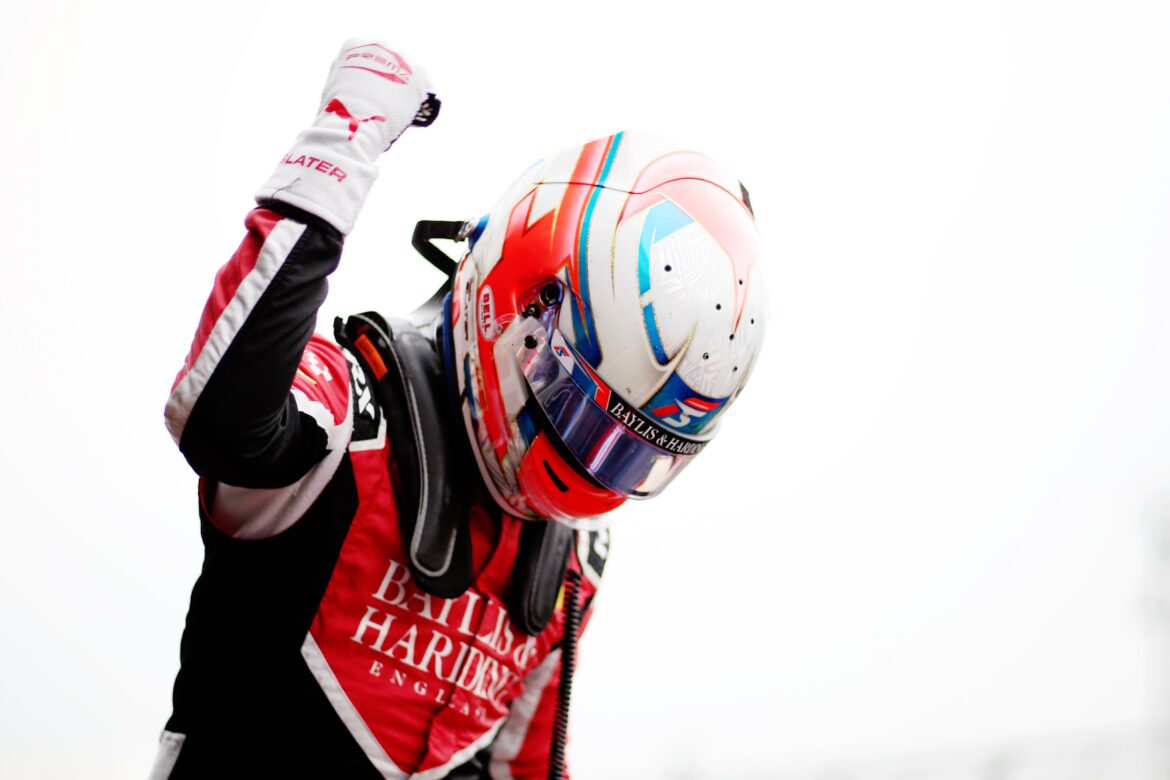 Slater e Macintyre vencem corridas 2 e 3 na abertura da GB3 em Silverstone