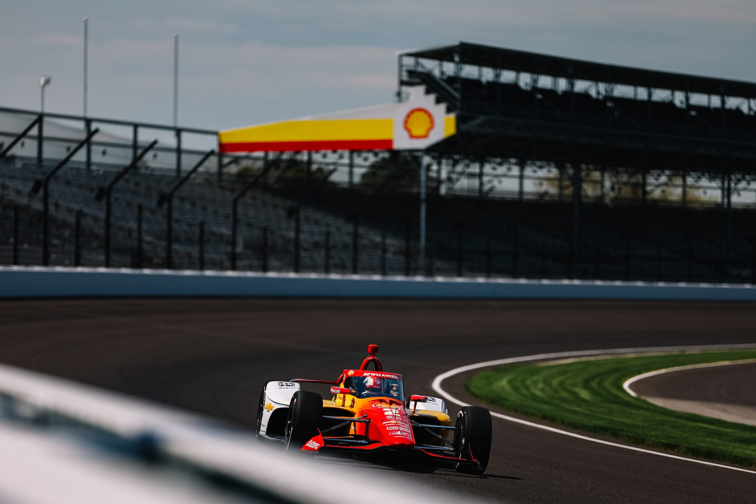 Newgarden prevê “grande impacto” de motor híbrido na Indy 500: “Nova dinâmica”