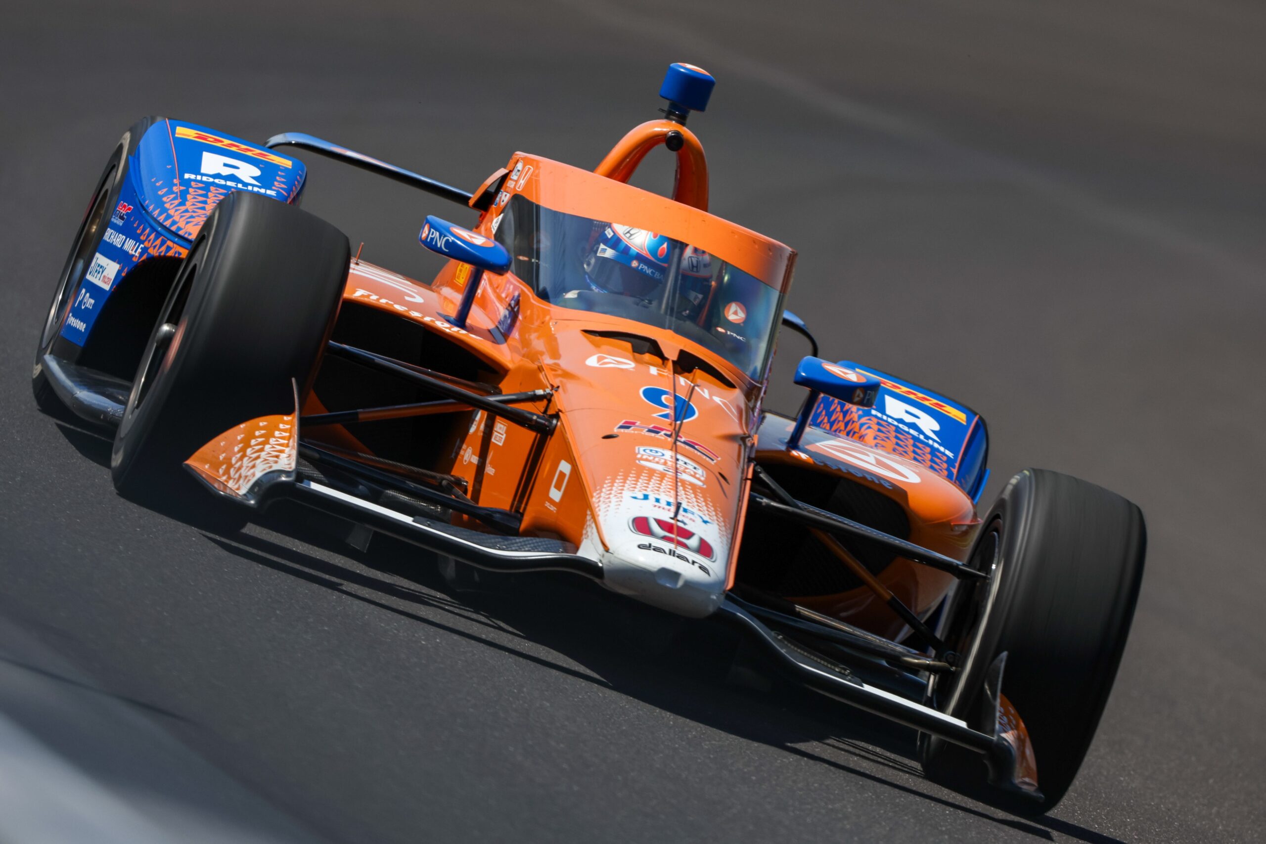 Dixon mostra força da Ganassi e lidera dia 1 dos testes em Indianápolis. Castroneves é 7º
