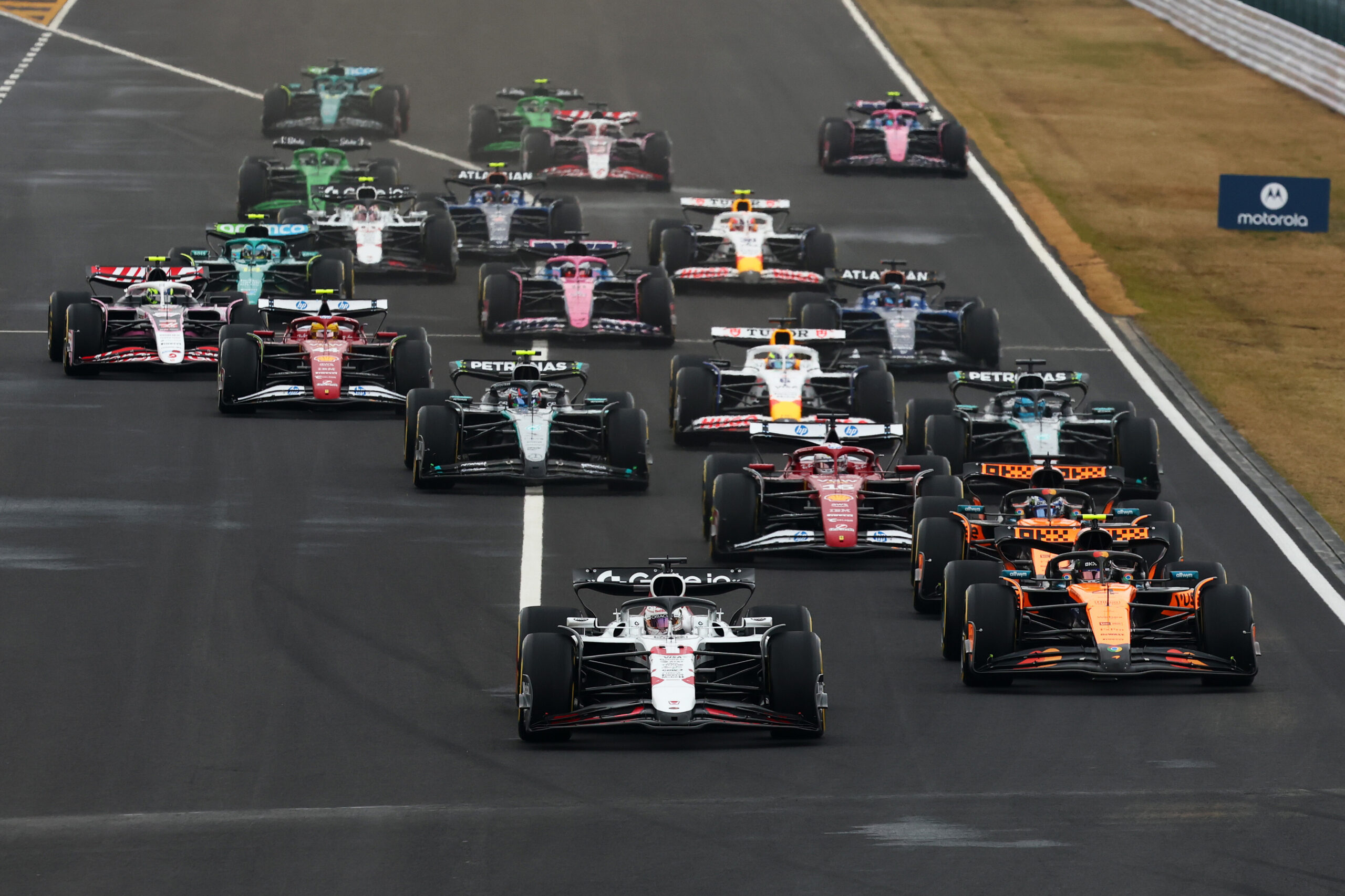 Fabricantes rechazan regreso del motor V10 a la F1, pero continúan las negociaciones con FIA