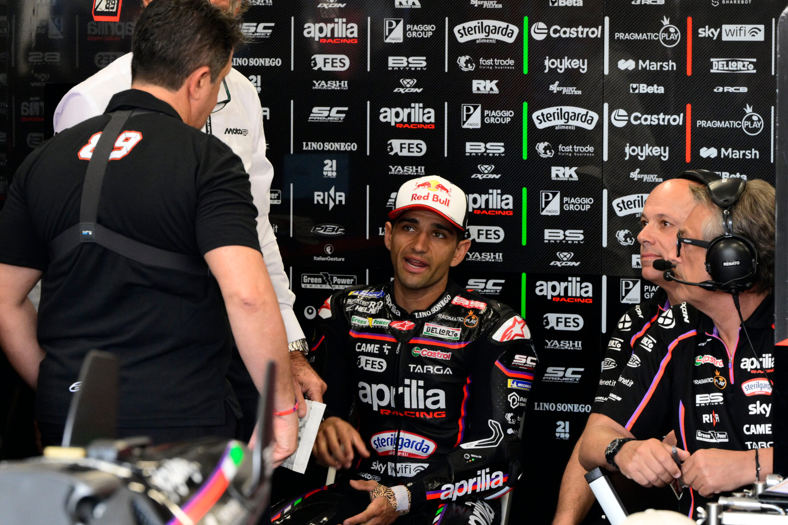 Diretor da Aprilia evita colocar data em retorno e promete tratar Martín “como filho”